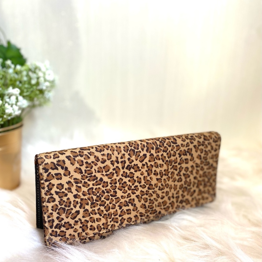 Liz Claiborne clutch bag